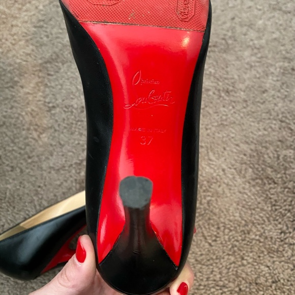 Black Christian Louboutin pumps. - Picture 4 of 8